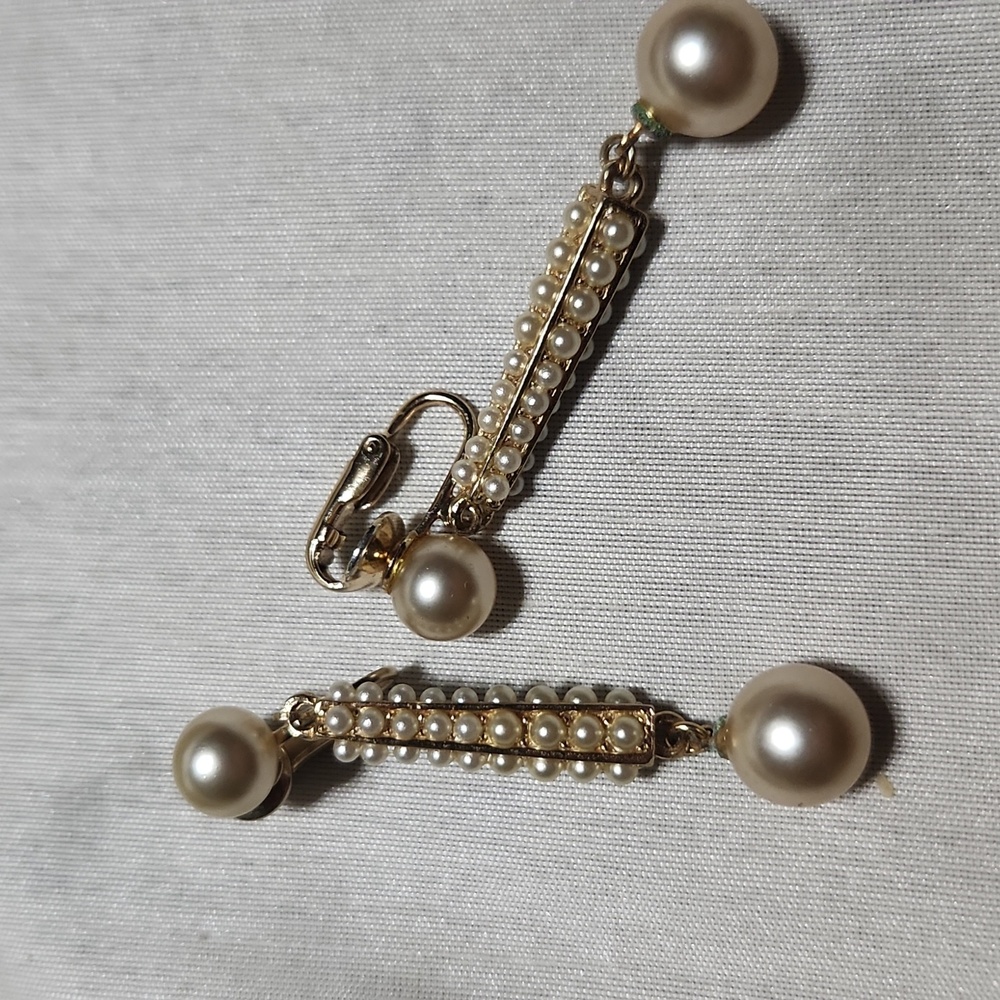 Vintage "pearl"  Clip Earings